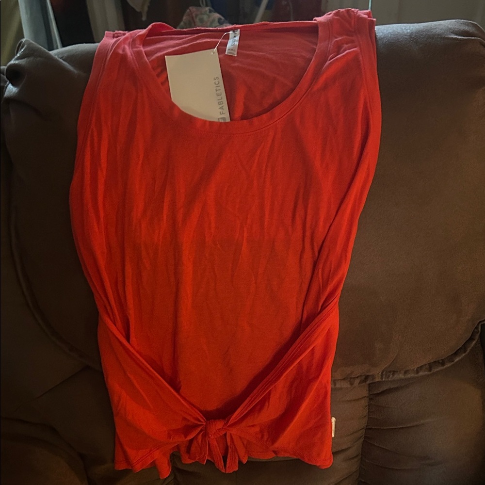 NWT! Fabletics Sleeveless Hi-Lo Tee